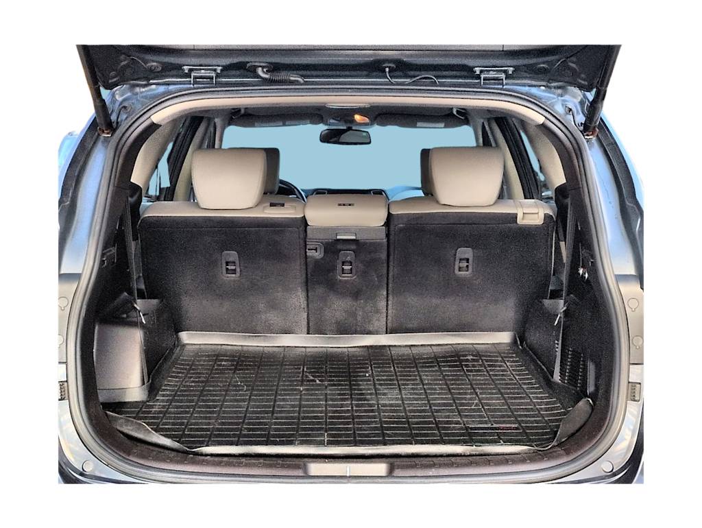 Thumbnail: 2015 Hyundai Santa Fe - 17