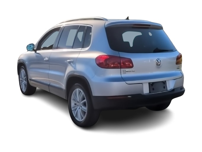 Thumbnail: 2016 Volkswagen Tiguan - 4