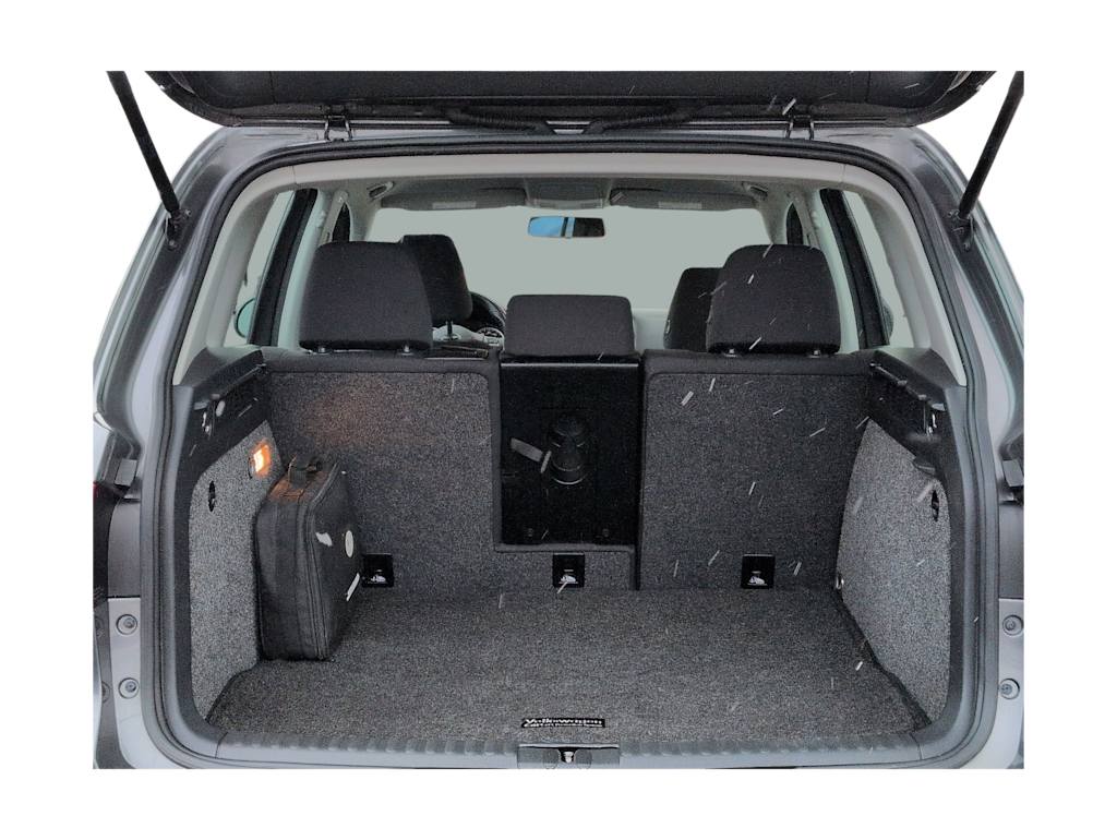 Thumbnail: 2018 Volkswagen Tiguan - 17