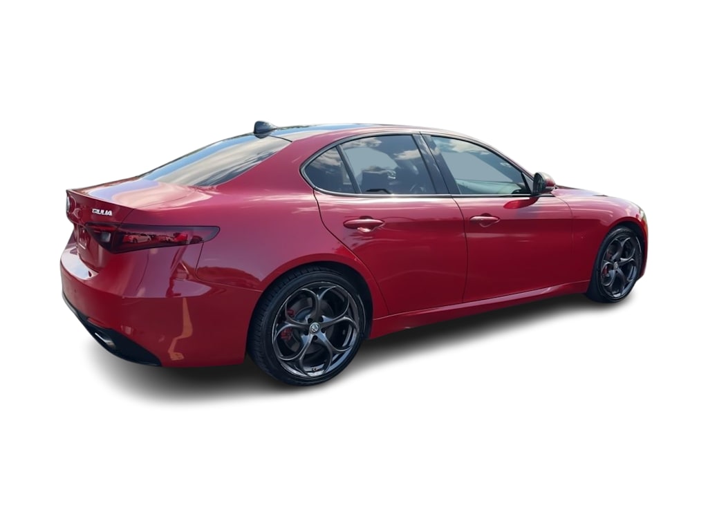 Thumbnail: 2017 Alfa Romeo Giulia - 22