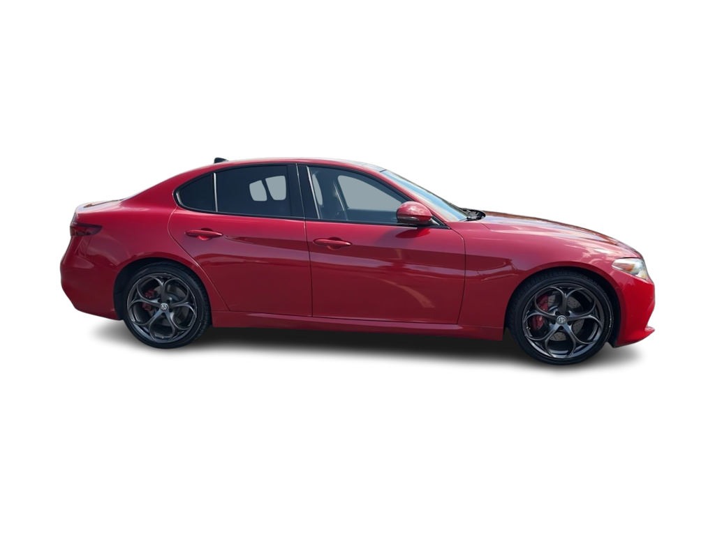 Thumbnail: 2017 Alfa Romeo Giulia - 23