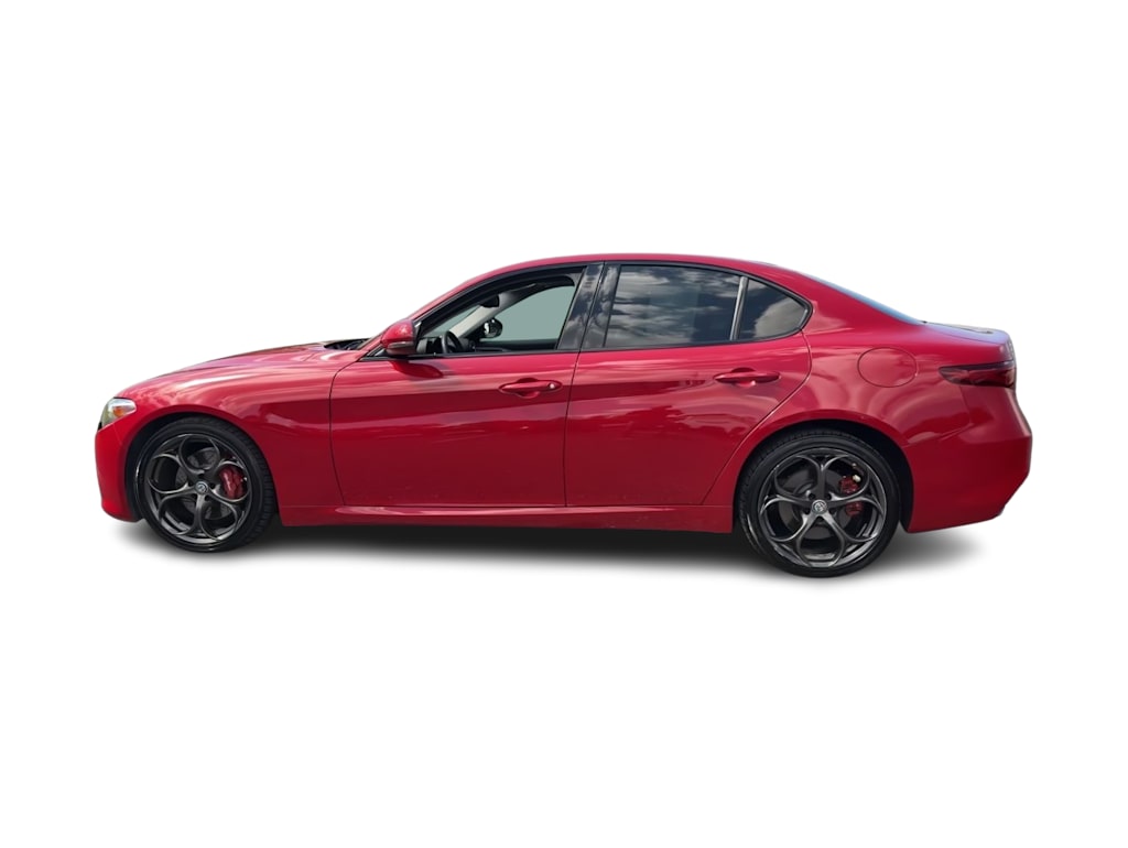 Thumbnail: 2017 Alfa Romeo Giulia - 3