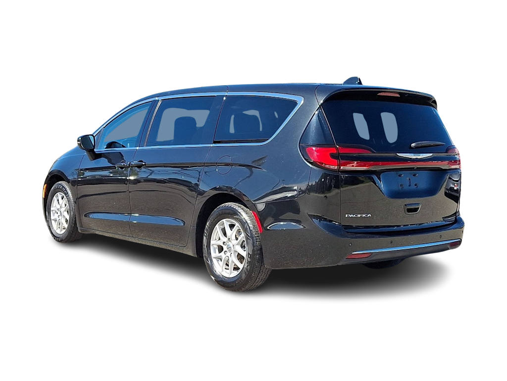 Thumbnail: 2023 Chrysler Pacifica - 4