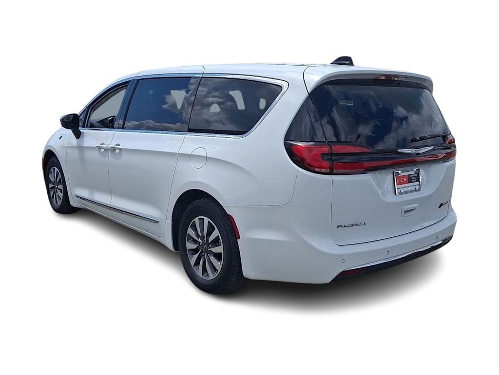Thumbnail: 2023 Chrysler Pacifica - 4