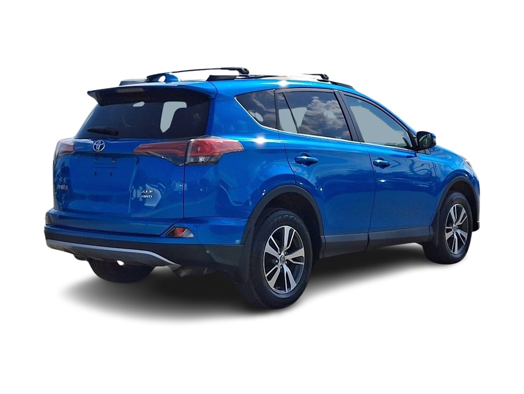 Thumbnail: 2016 Toyota RAV4 - 14