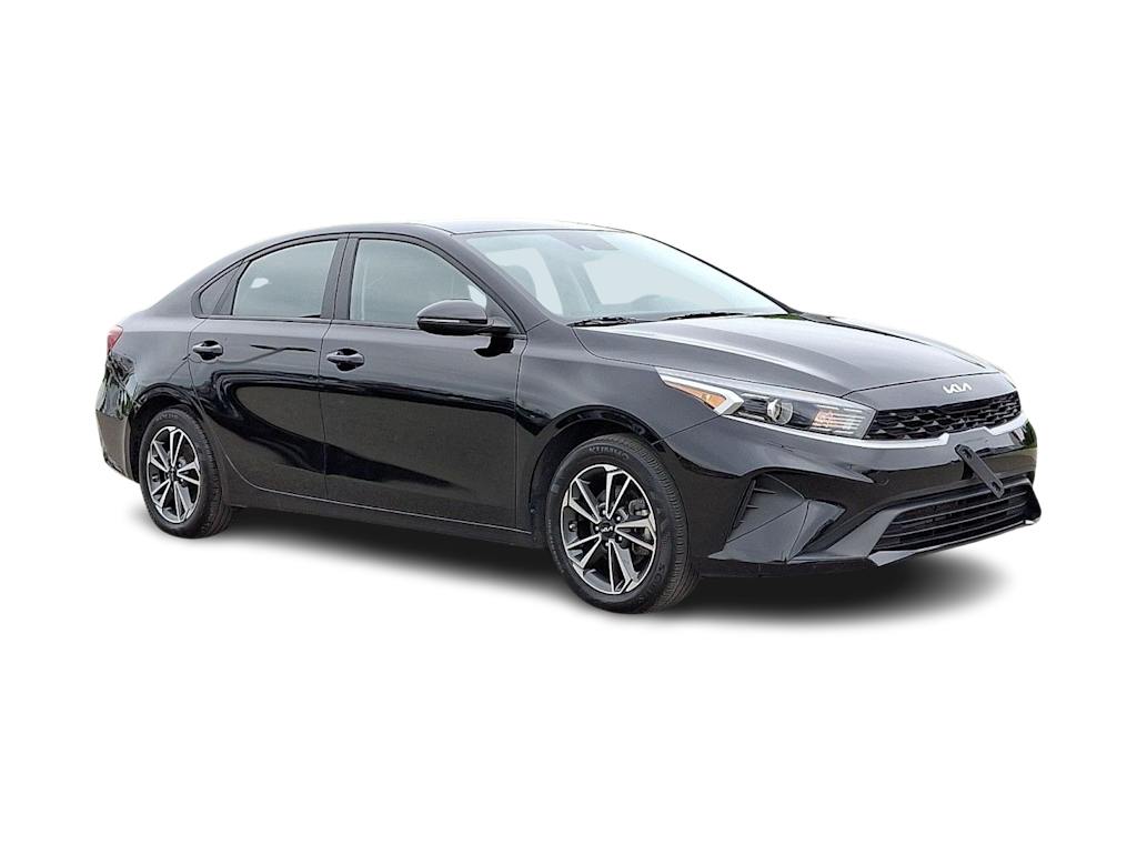 Thumbnail: 2023 Kia Forte - 16