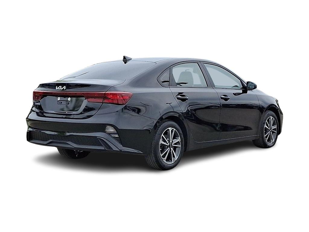 Thumbnail: 2023 Kia Forte - 17