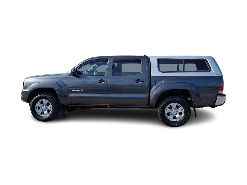 Thumbnail: 2015 Toyota Tacoma - 3