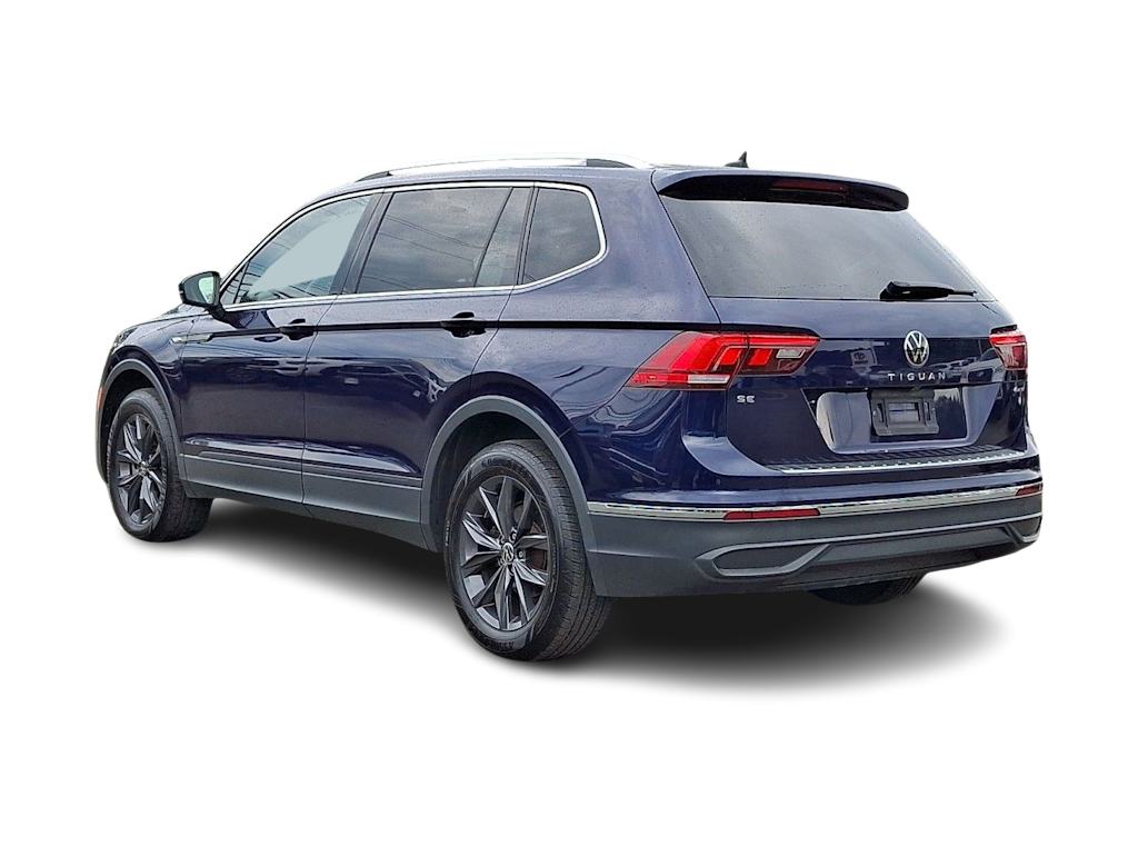 Thumbnail: 2022 Volkswagen Tiguan - 4