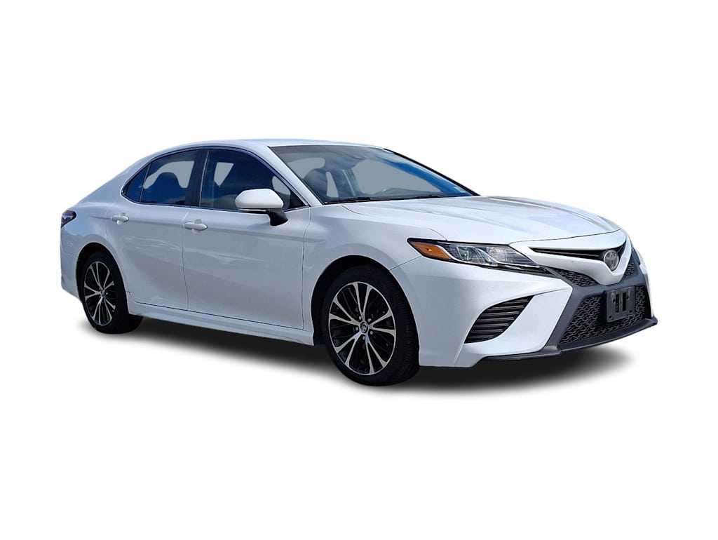 Thumbnail: 2018 Toyota Camry - 16