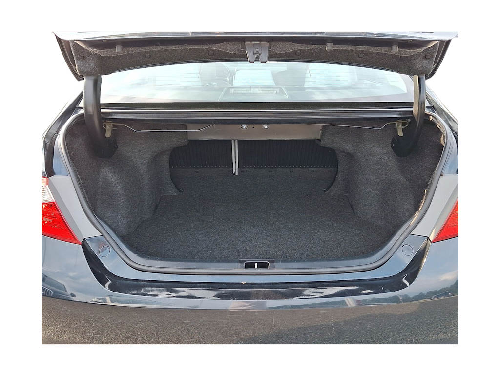 Thumbnail: 2016 Toyota Camry - 15