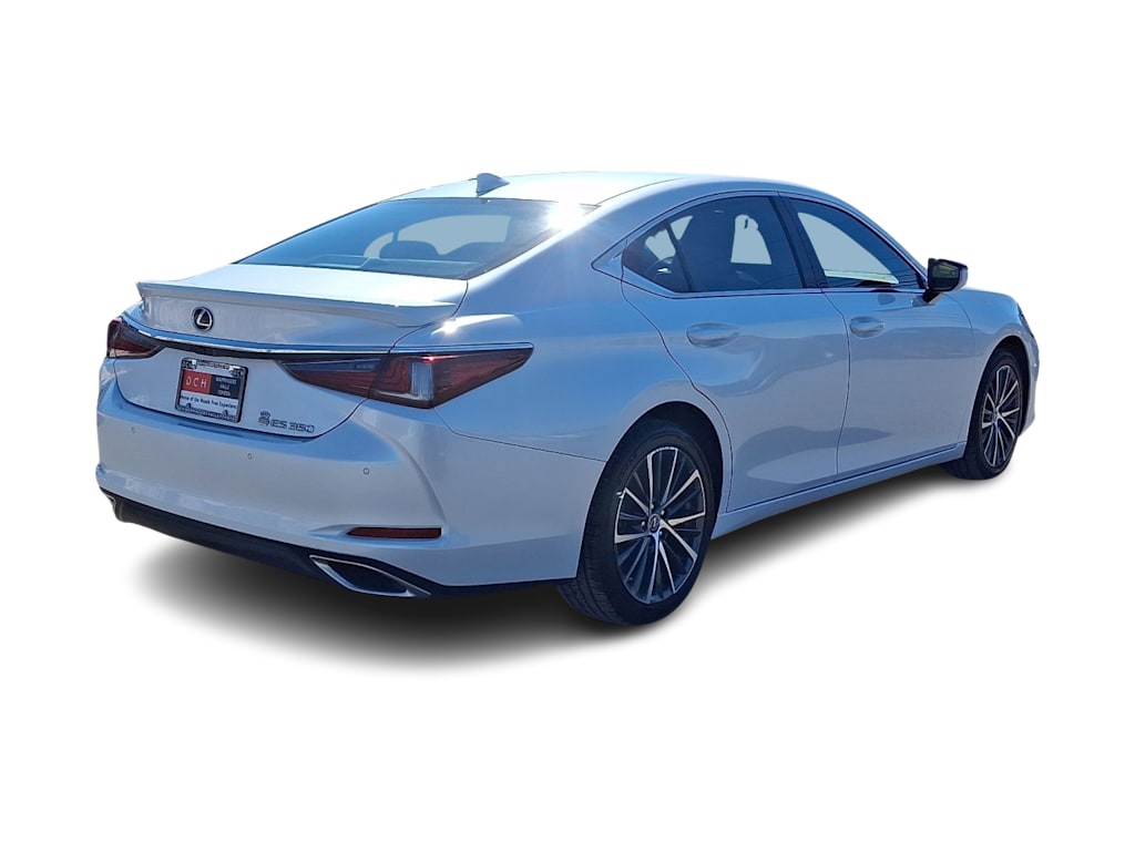 Thumbnail: 2022 Lexus ES - 17