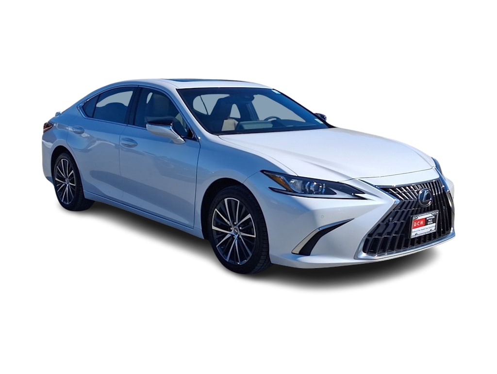 Thumbnail: 2022 Lexus ES - 16