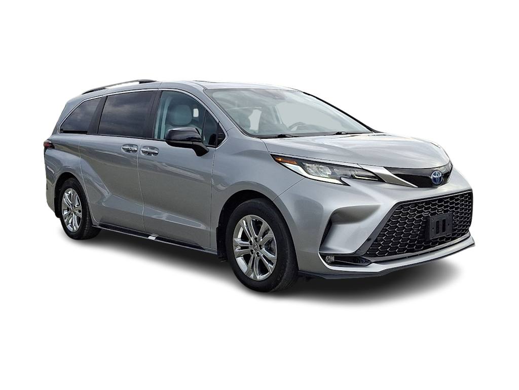 Thumbnail: 2023 Toyota Sienna - 17