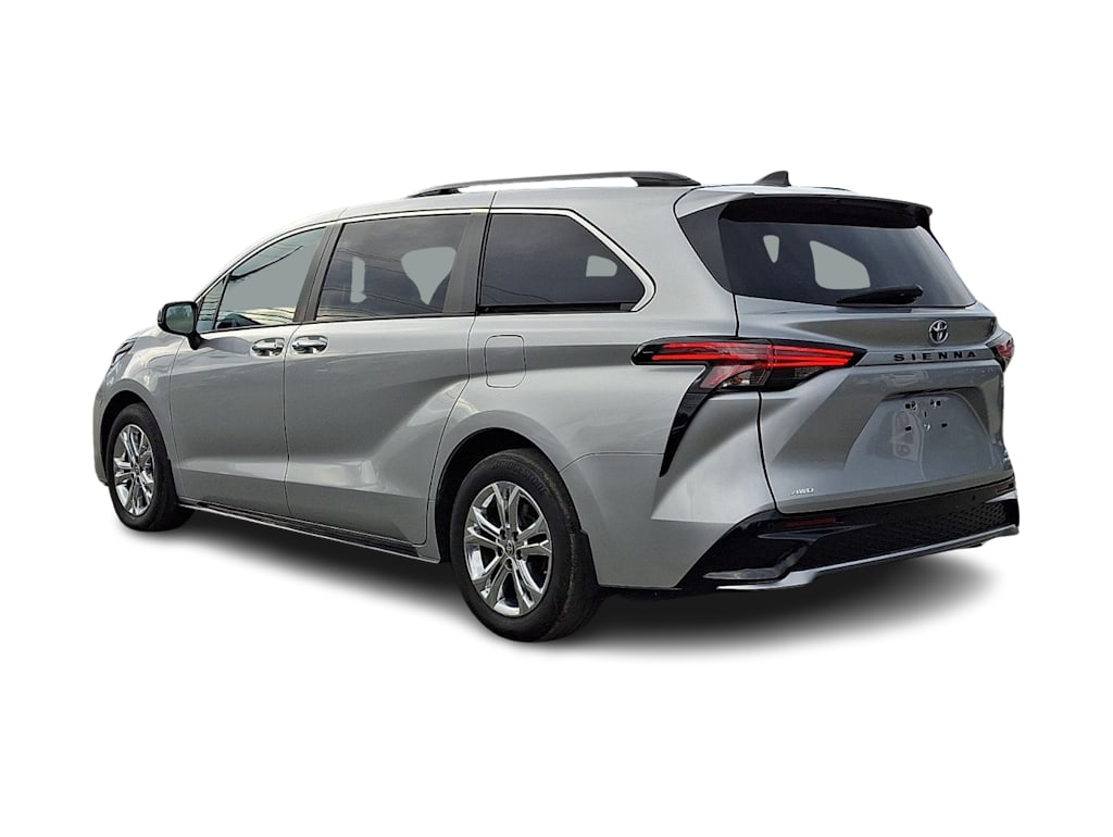 Thumbnail: 2023 Toyota Sienna - 4