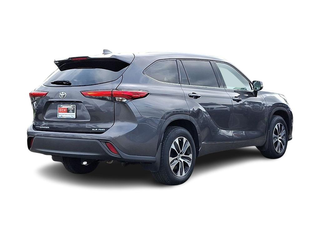 Thumbnail: 2021 Toyota Highlander - 18