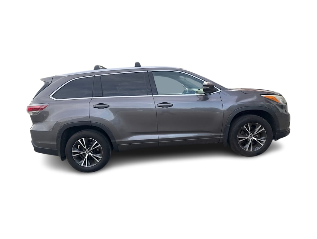 Thumbnail: 2016 Toyota Highlander - 15