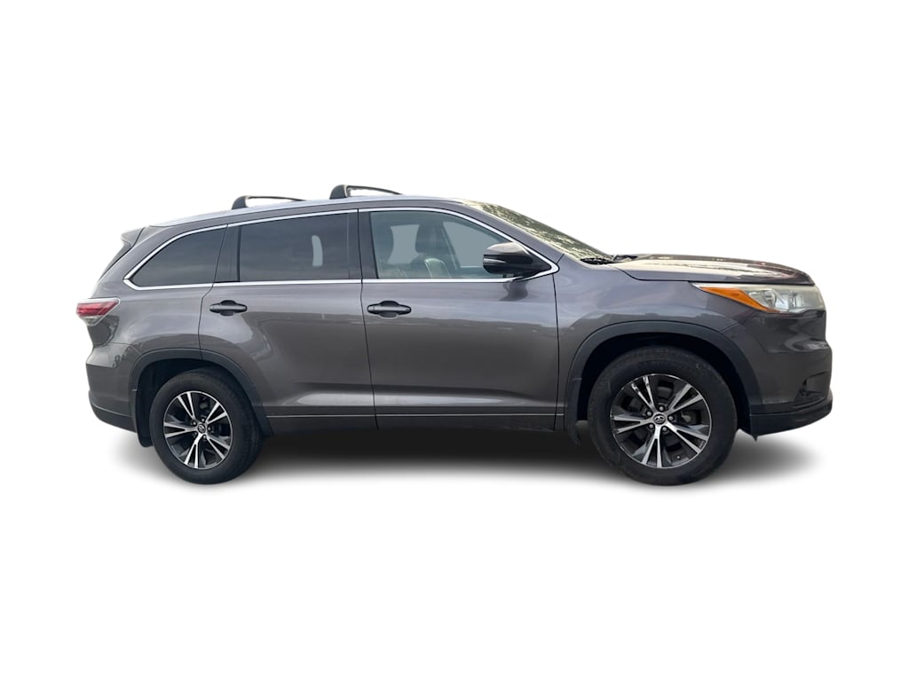 Thumbnail: 2016 Toyota Highlander - 14