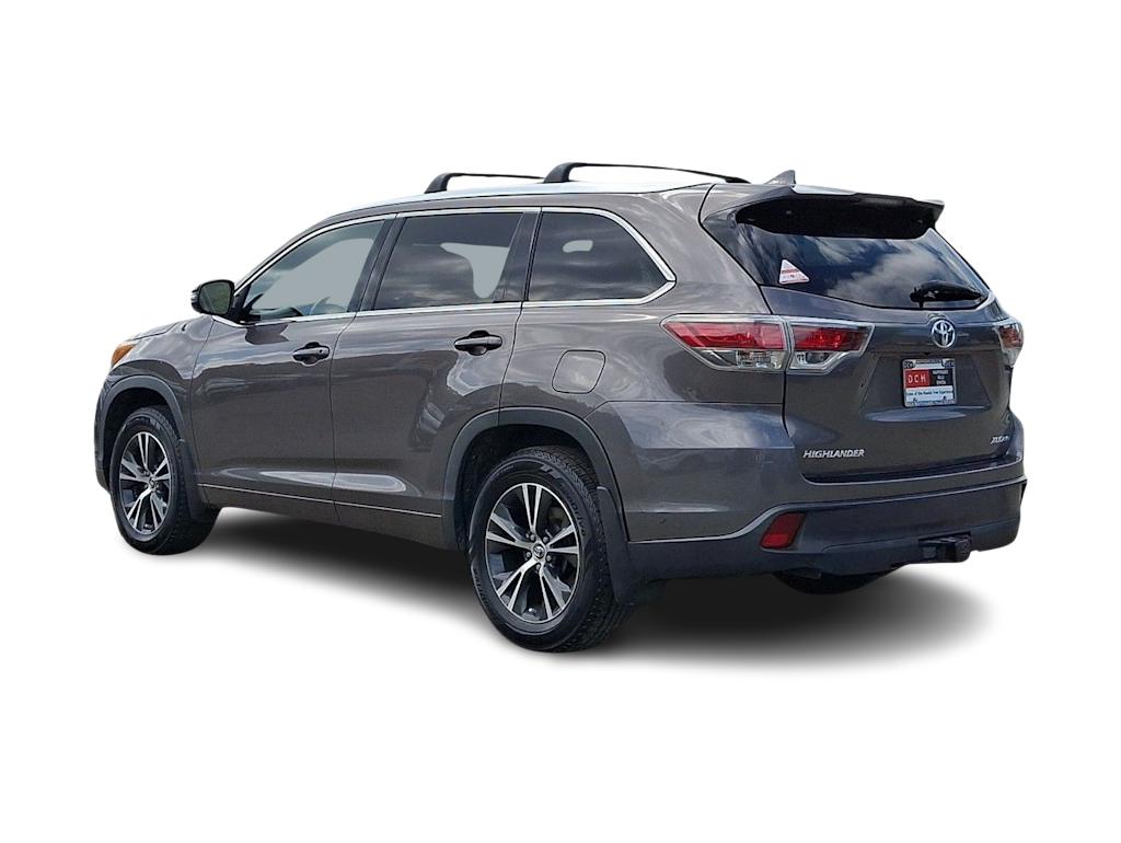 Thumbnail: 2016 Toyota Highlander - 4