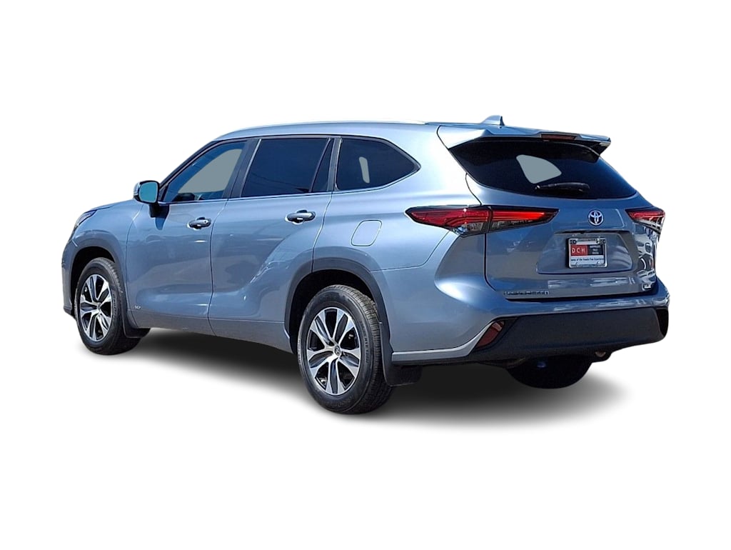 Thumbnail: 2023 Toyota Highlander - 4
