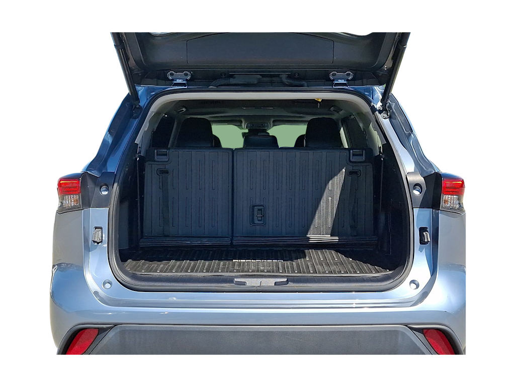Thumbnail: 2023 Toyota Highlander - 15