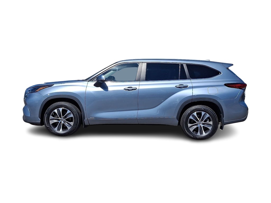 Thumbnail: 2023 Toyota Highlander - 3
