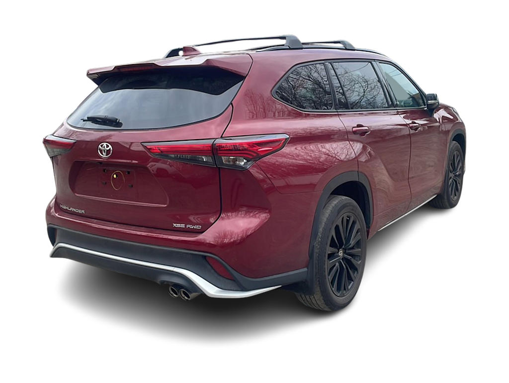 Thumbnail: 2023 Toyota Highlander - 12