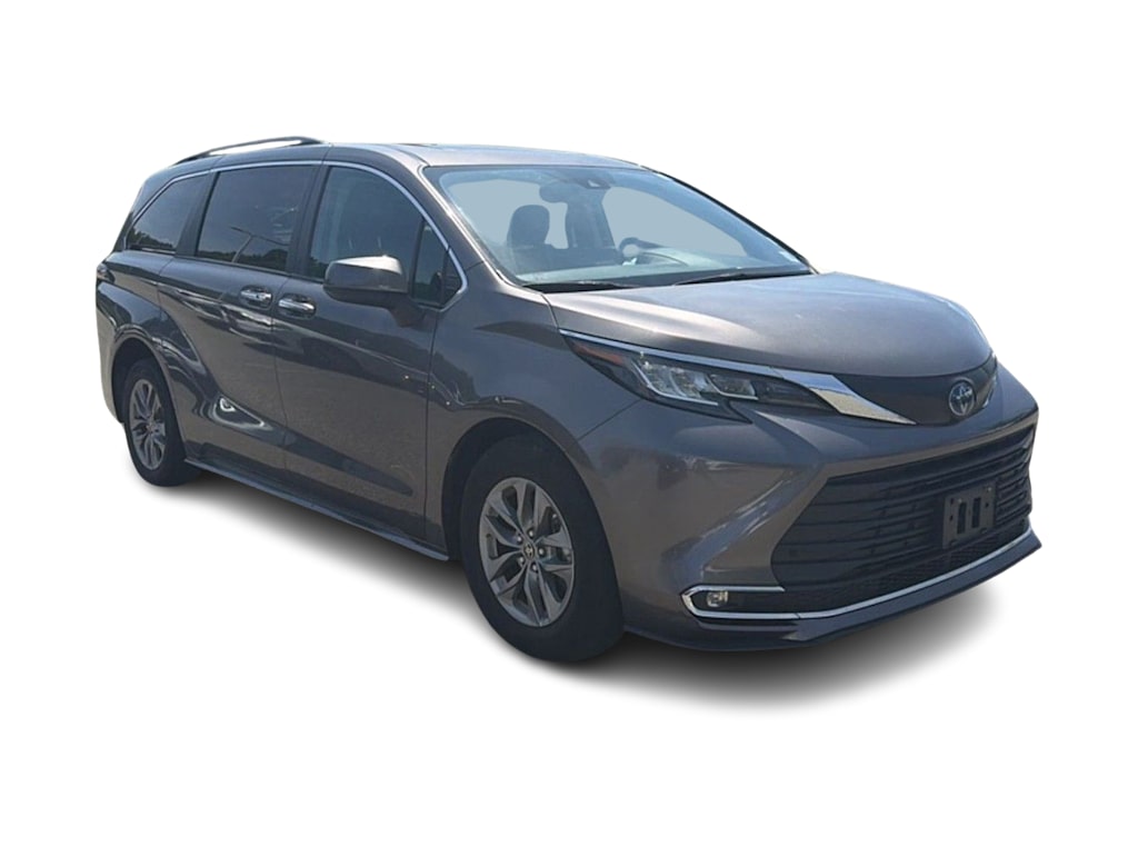 Thumbnail: 2023 Toyota Sienna - 12