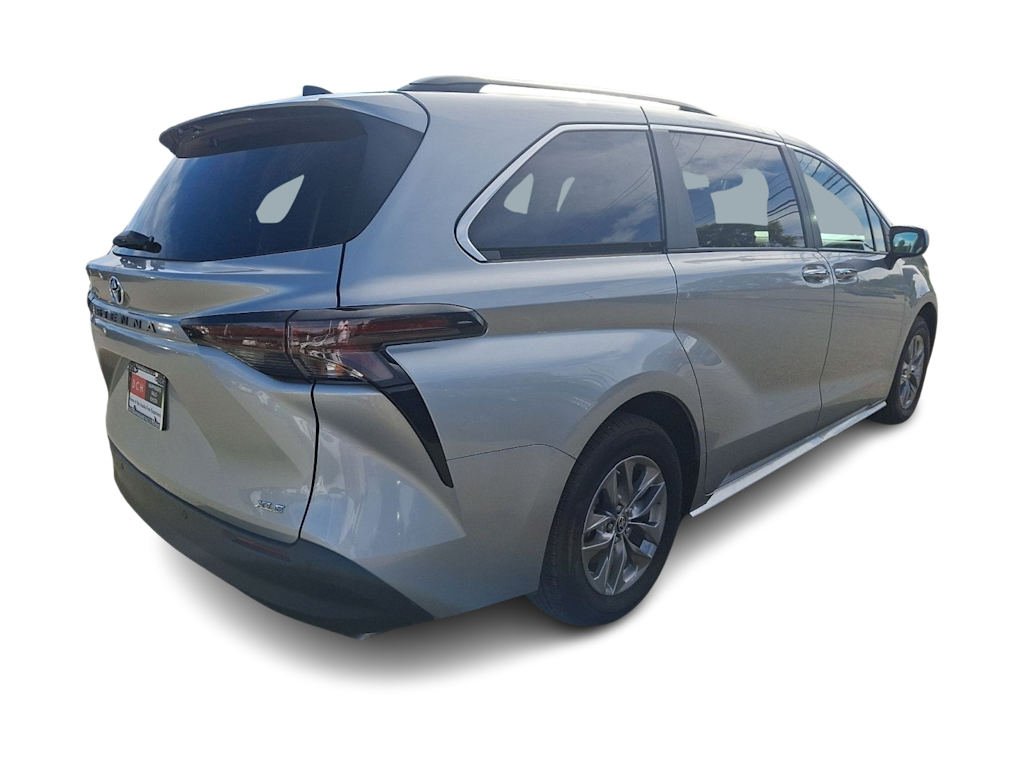 Thumbnail: 2025 Toyota Sienna - 17