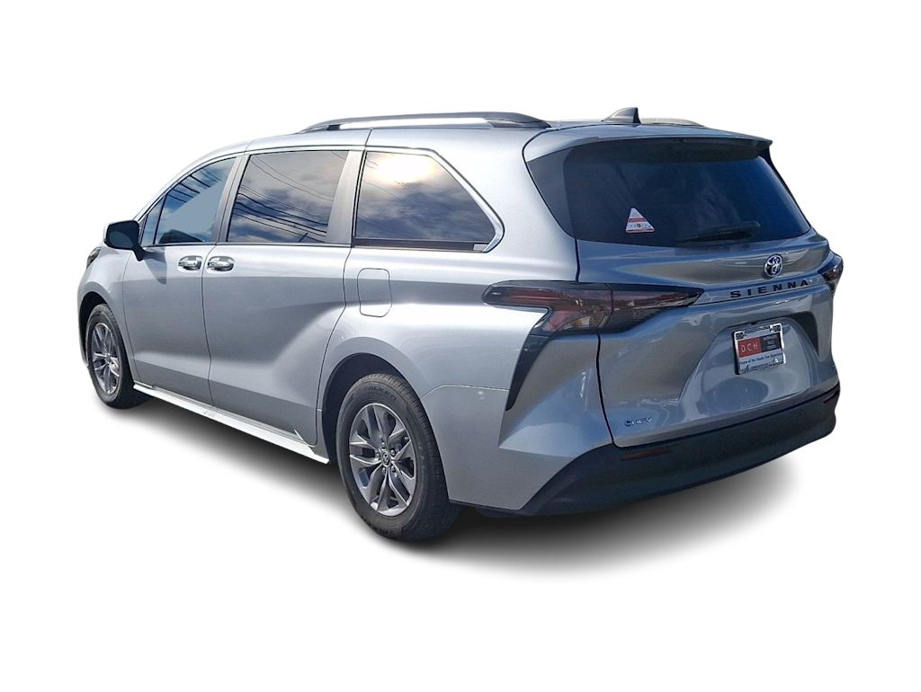 Thumbnail: 2025 Toyota Sienna - 4