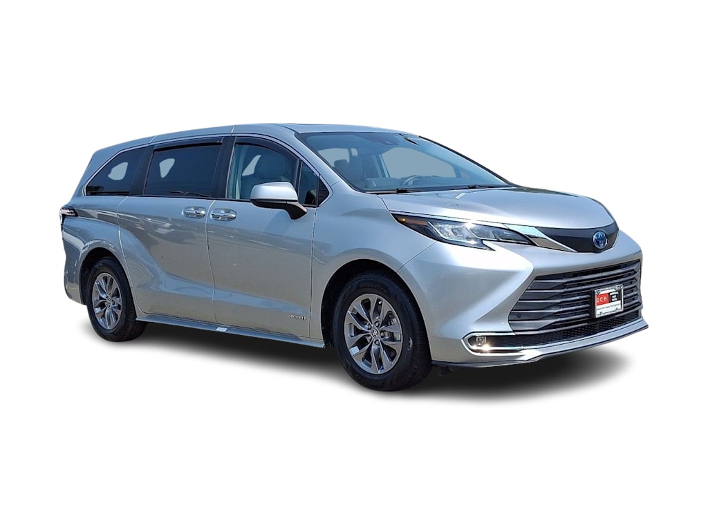 Thumbnail: 2021 Toyota Sienna - 18