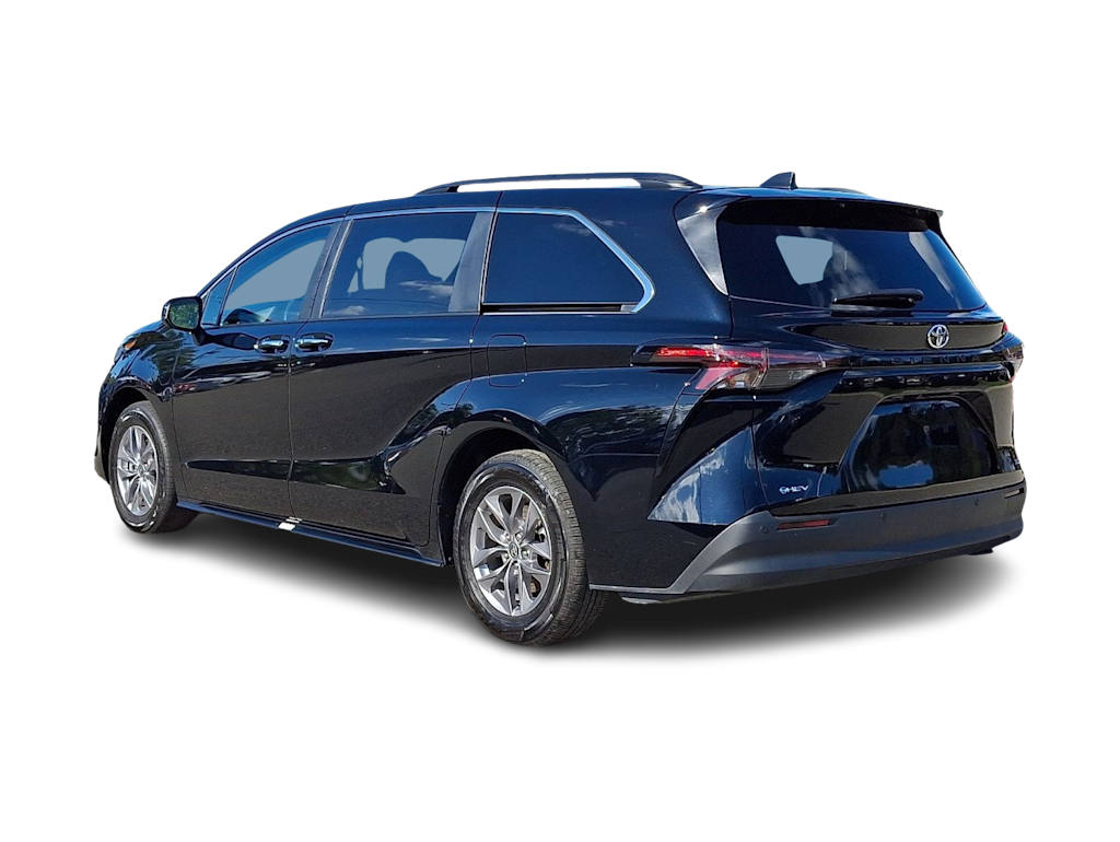 Thumbnail: 2026 Toyota Sienna - 4