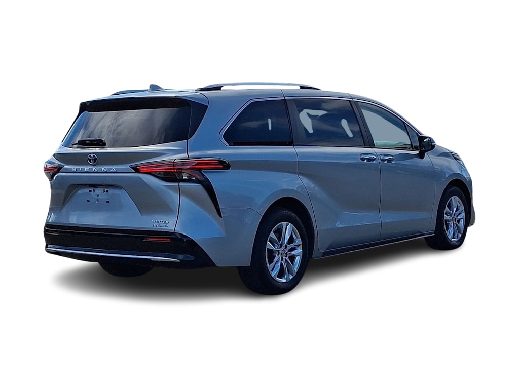 Thumbnail: 2022 Toyota Sienna - 19