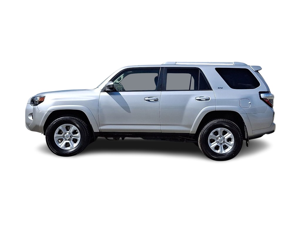 Thumbnail: 2017 Toyota 4Runner - 3