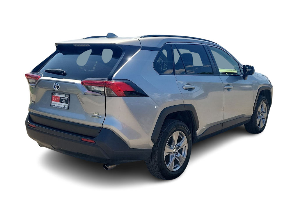 2022 Toyota RAV4 LE 16