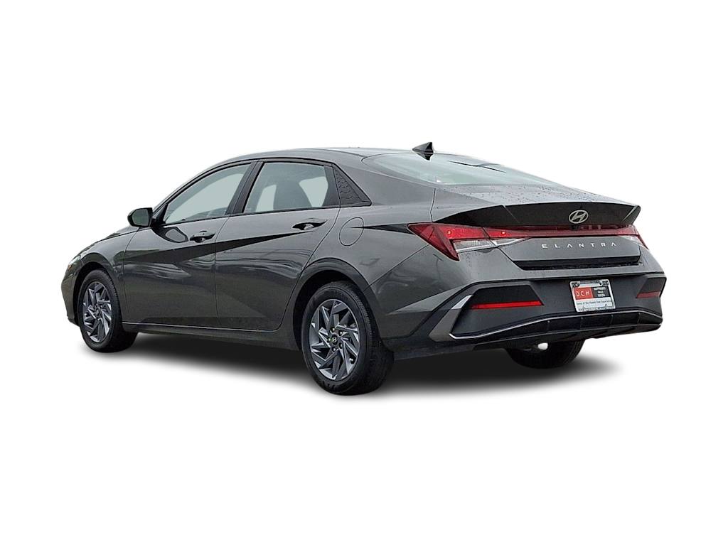 Thumbnail: 2024 Hyundai Elantra - 4