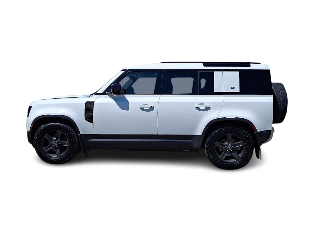 Thumbnail: 2022 Land Rover Defender - 3