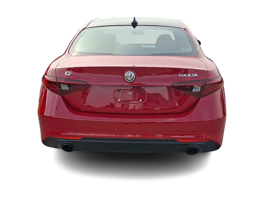 Thumbnail: 2022 Alfa Romeo Giulia - 5
