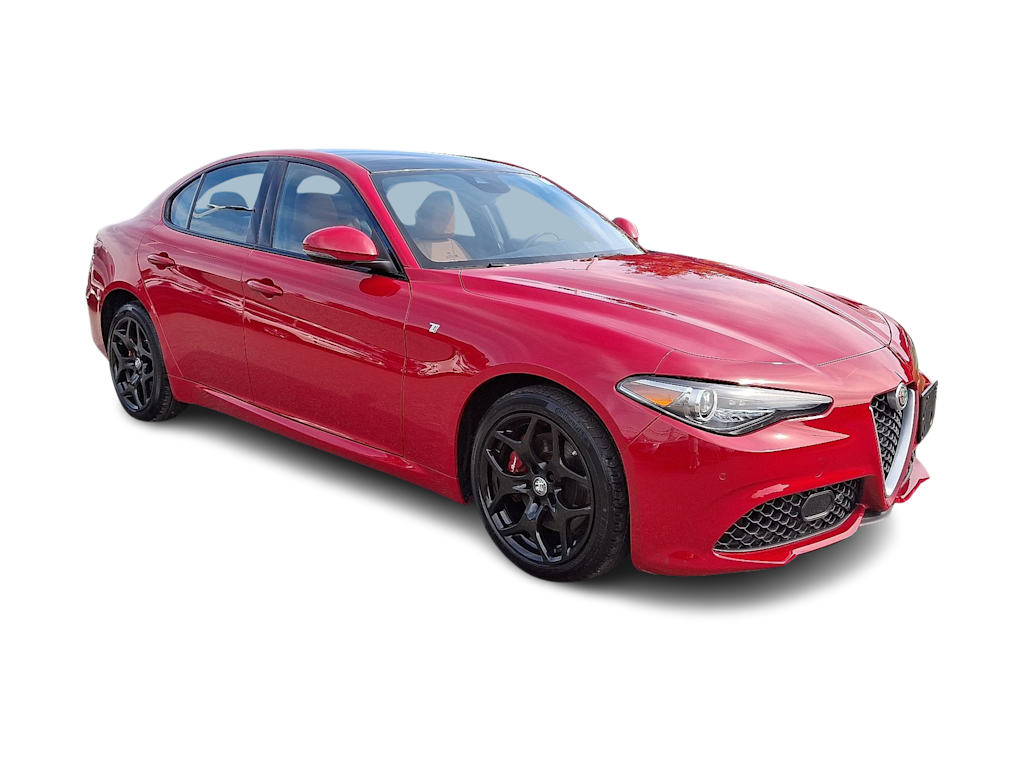 Thumbnail: 2022 Alfa Romeo Giulia - 16