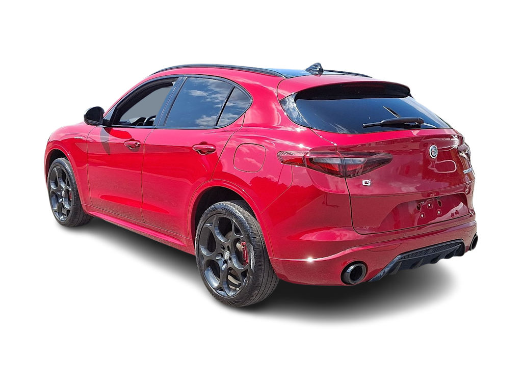 Thumbnail: 2022 Alfa Romeo Stelvio - 4