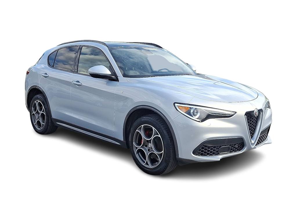 Thumbnail: 2023 Alfa Romeo Stelvio - 18