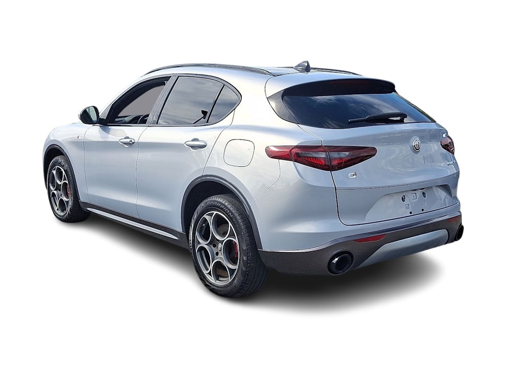 Thumbnail: 2023 Alfa Romeo Stelvio - 4