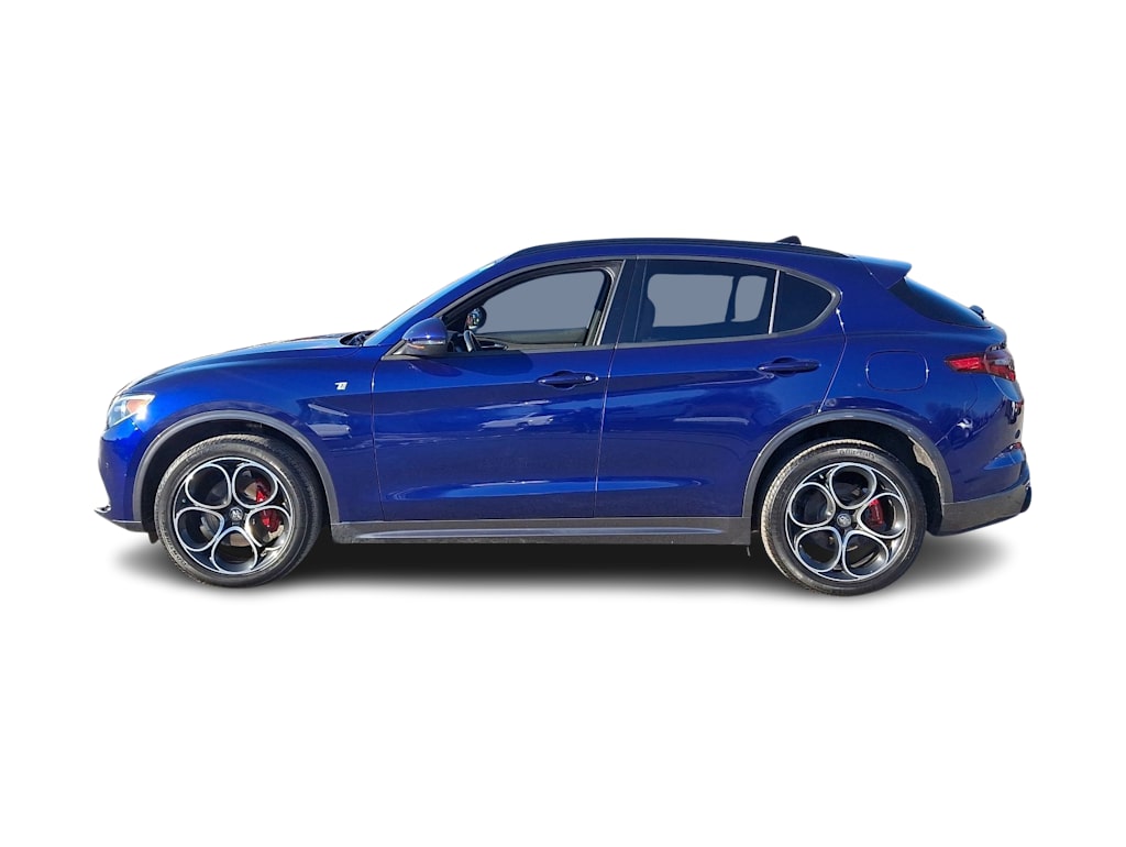 2022 Alfa Romeo Stelvio Ti 2