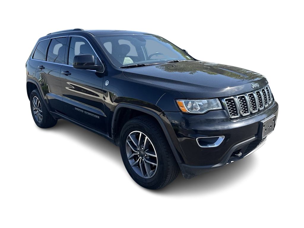 Thumbnail: 2020 Jeep Grand Cherokee - 17