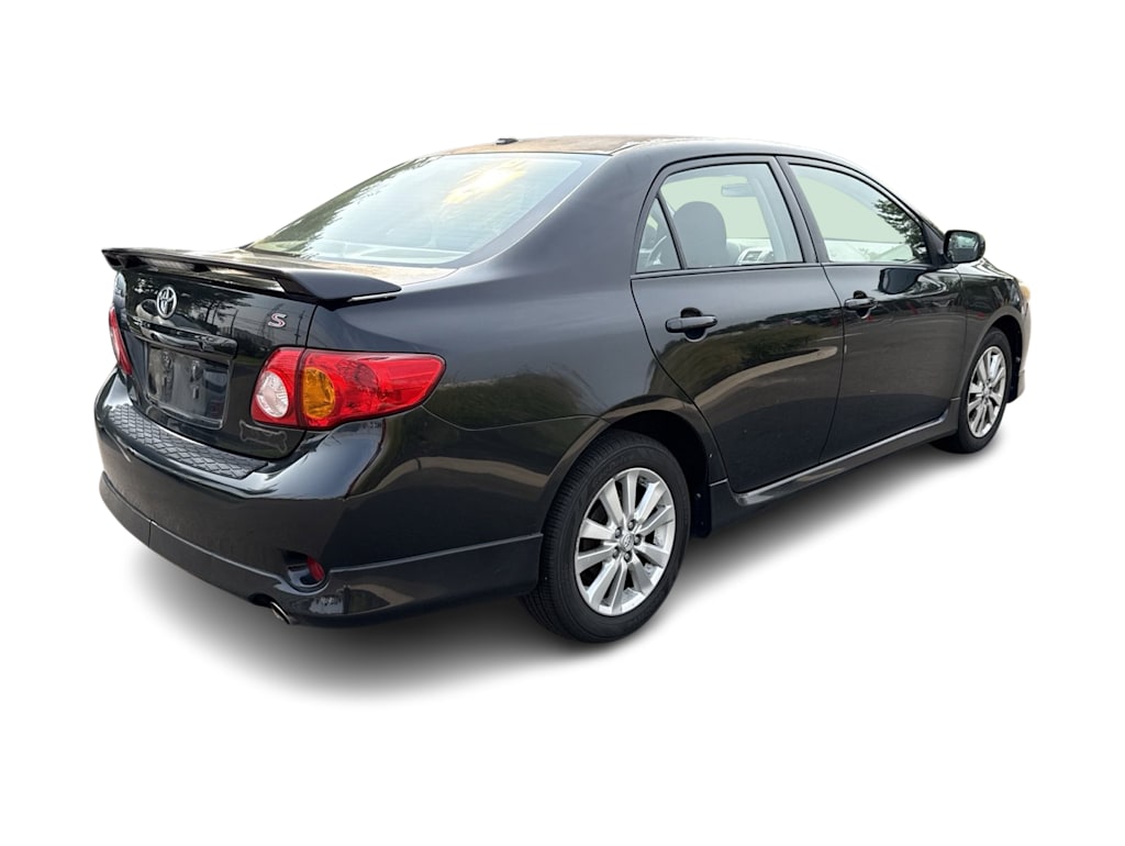 Thumbnail: 2010 Toyota Corolla - 18