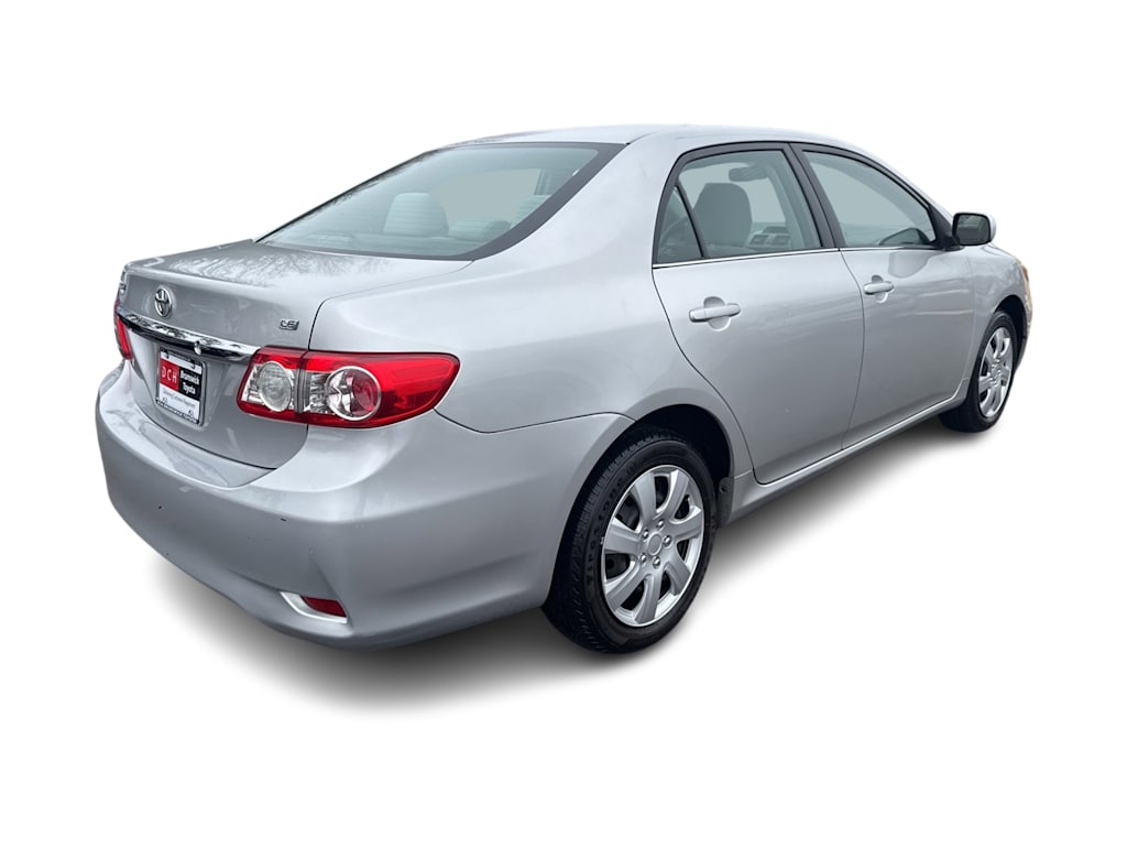 Thumbnail: 2013 Toyota Corolla - 18