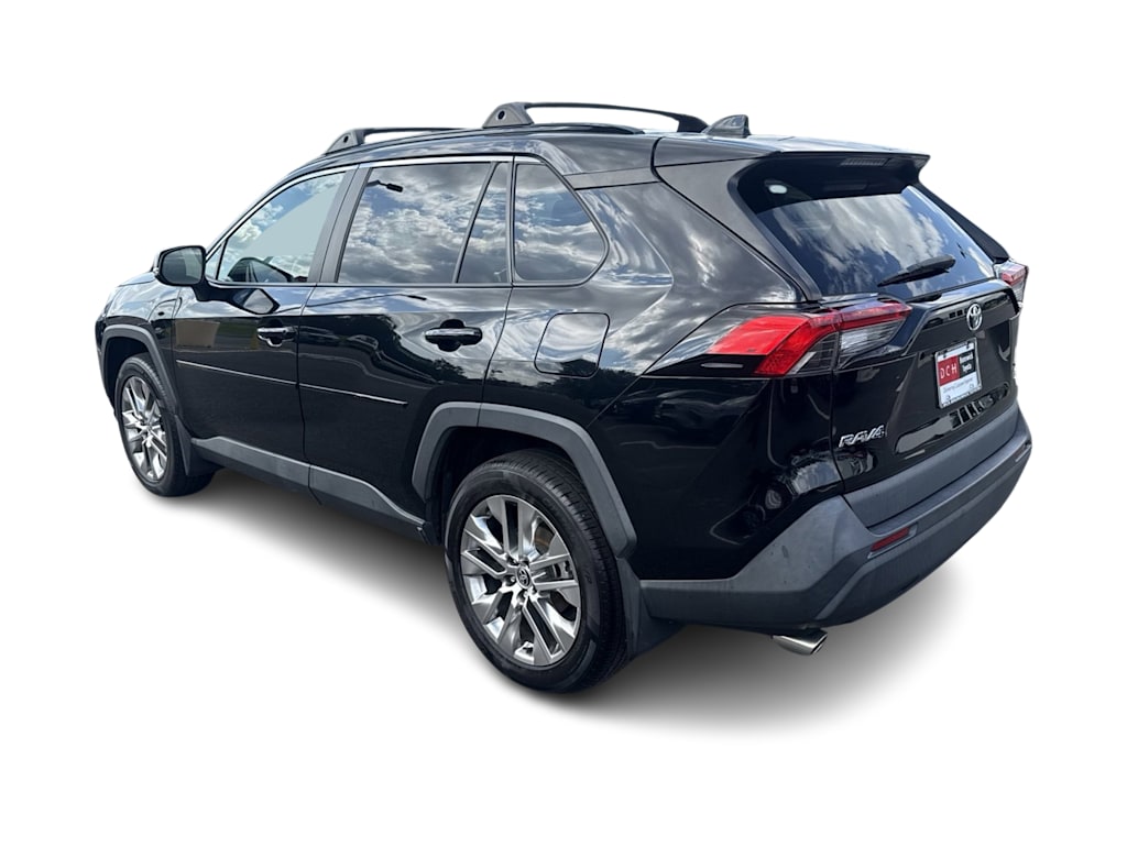 Thumbnail: 2021 Toyota RAV4 - 3