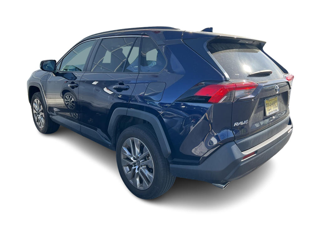 2023 Toyota RAV4 XLE Premium 3