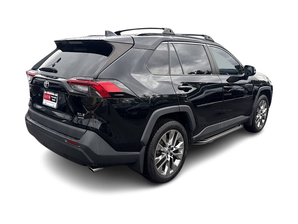 Thumbnail: 2019 Toyota RAV4 - 18