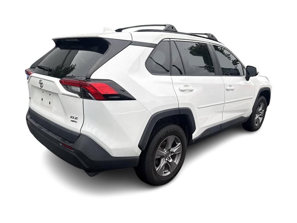 Thumbnail: 2022 Toyota RAV4 - 17